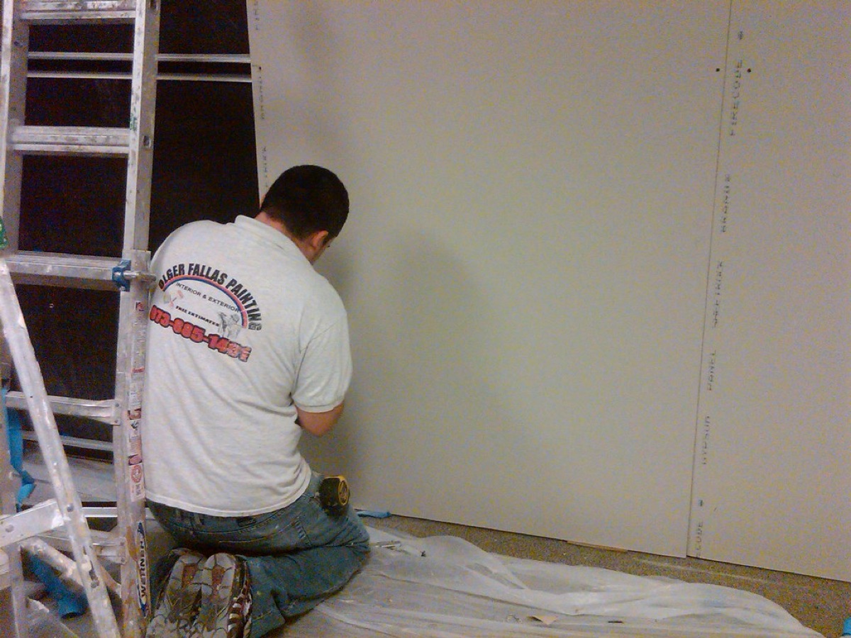 Drywall Calculator: Sheet counts for walls from room dimensions, doors and windows.